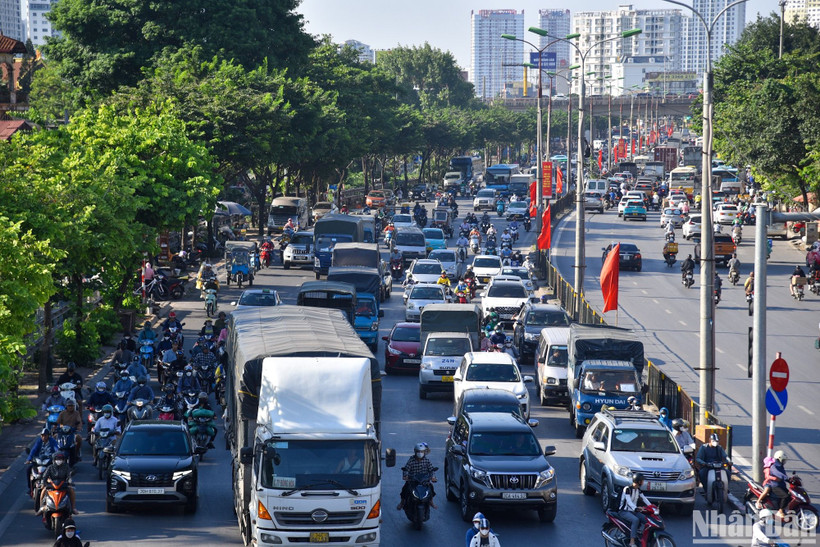 [Ảnh] Người dân đổ về quê, cửa ngõ Hà Nội ùn tắc 