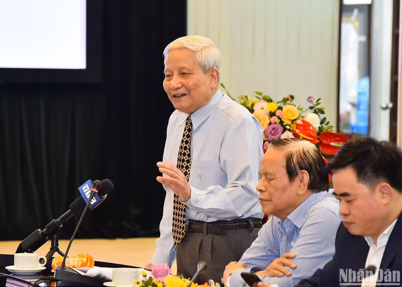 Nhà báo lão thành Hà Đăng phát biểu tại tọa đàm: Tổng Bí thư Nguyễn Văn Linh và "Những việc cần làm ngay", chiều 24/4.