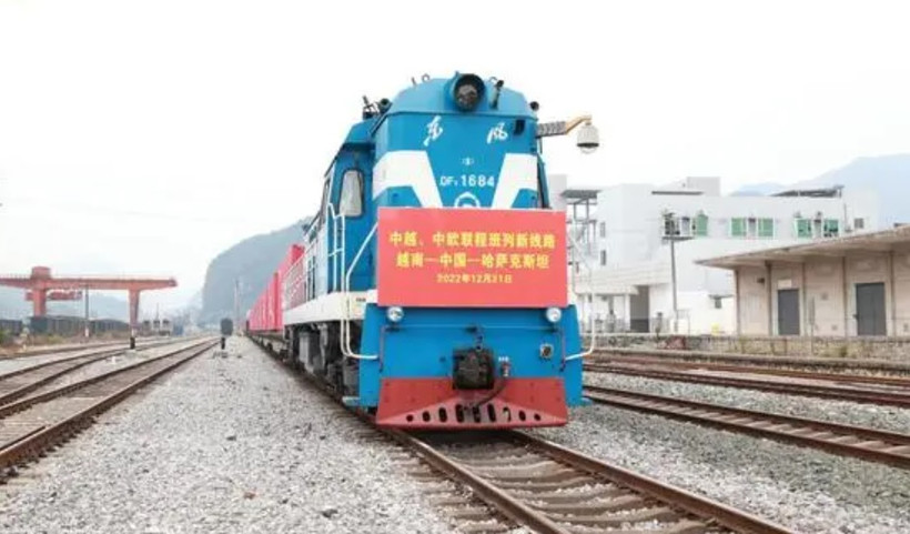 Chuyến tàu liên vận Việt Nam-Trung Quốc-Kazakhstan đầu tiên khởi hành đúng dịp cuối năm 2022. (Ảnh: CCTV)