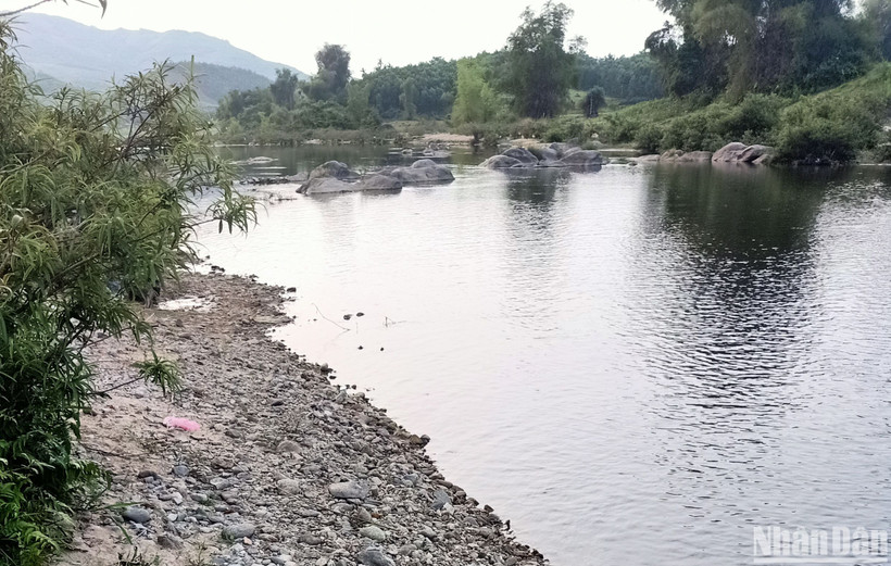 Đoạn suối Nước Lác, nơi cháu Đinh Văn Binh và Đinh Khánh Phong bị đuối nước thương tâm.