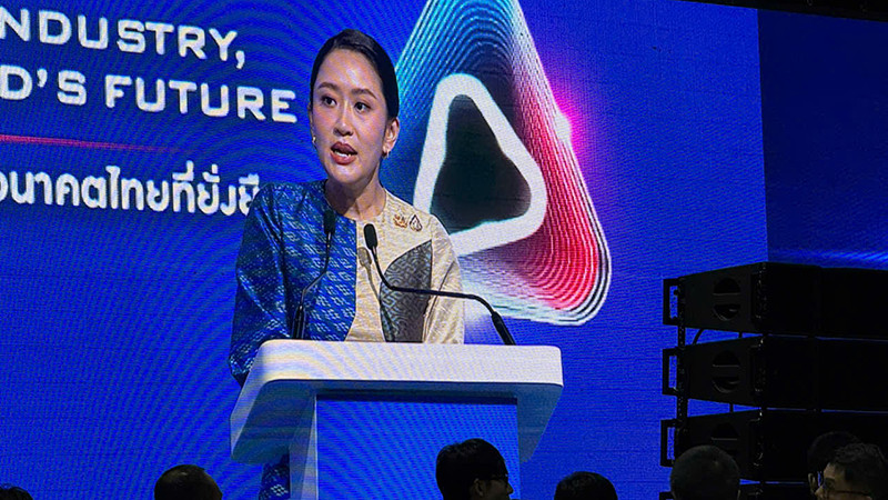Thủ tướng Thái Lan phát biểu trong diễn đàn Phát triển công nghiệp Thái Lan hướng tới tương lai ngày 14/2, tại Bangkok. (Ảnh: Thanh Nhàn)