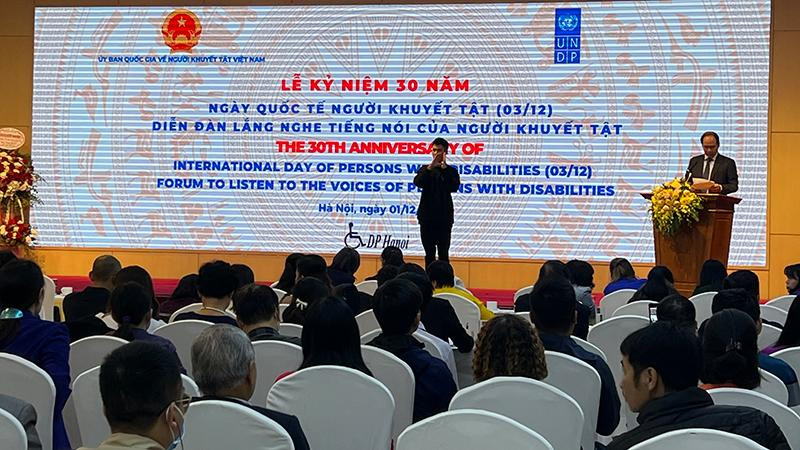 Toàn cảnh Lễ kỷ niệm 30 năm Ngày Quốc tế về người khuyết tật.