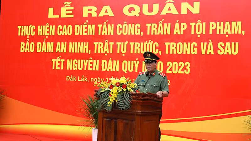 Thiếu tướng Lê Vinh Quy, Giám đốc Công an tỉnh Đắk Lắk, phát lệnh ra quân thực hiện đợt cao điểm tấn công trấn áp tội phạm, bảo đảm an ninh trật tự thời gian trước, trong và sau Tết Nguyên đán Quý Mão 2023.