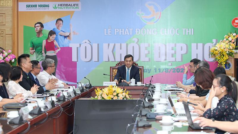 Quang cảnh buổi gặp mặt báo chí.