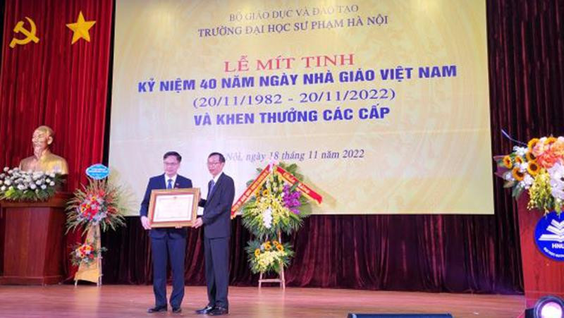 Nhiều tập thể, cá nhân Trường đại học sư phạm Hà Nội được nhận phần thưởng cao quý