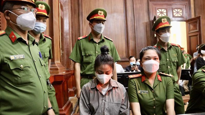 Bị cáo Nguyễn Võ Quỳnh Trang tại Tòa hôm 21/7. (Ảnh: Thanh Vũ/TTXVN)