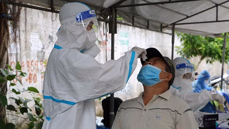 Lấy mẫu xét nghiệm SARS-CoV-2 tại tỉnh Đồng Nai vào tháng 9/2021.