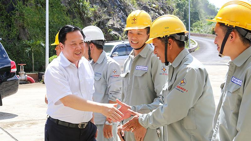 Chủ tịch Ủy ban Quản lý vốn nhà nước tại doanh nghiệp Nguyễn Hoàng Anh kiểm tra tiến độ dự án thuộc Tập đoàn Điện lực Việt Nam.