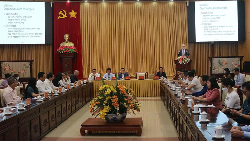 Toàn cảnh tọa đàm.