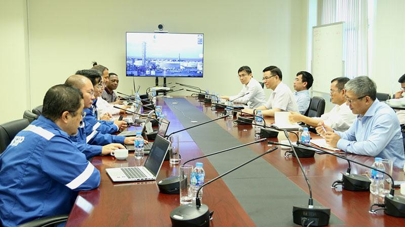 Toàn cảnh buổi làm việc.