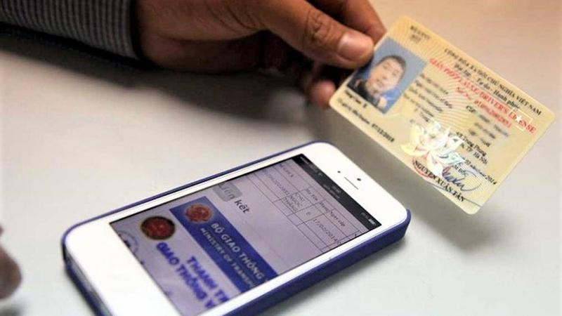 Cấp đổi bằng lái xe trực tuyến gặp khó do chưa có dữ liệu khám sức khỏe 