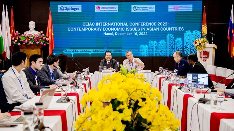 Các chuyên gia, nhà nghiên cứu trong nước, quốc tế tham dự hội thảo.
