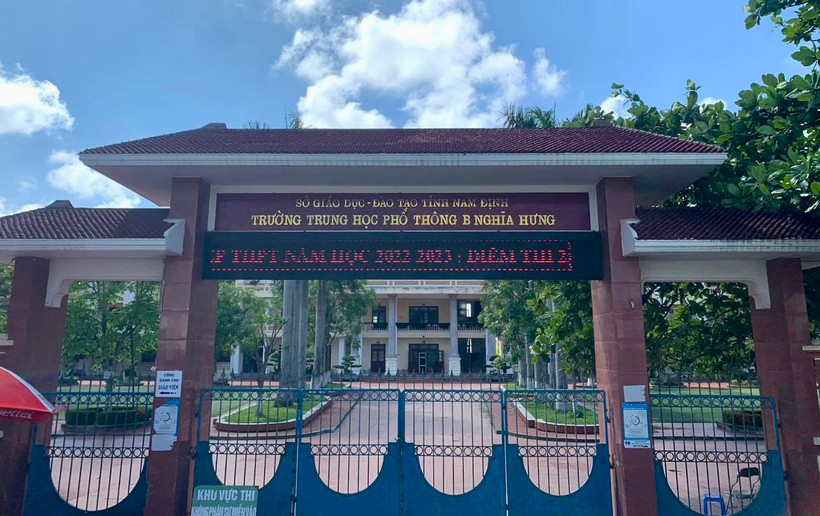 Trường trung học phổ thông B Nghĩa Hưng, huyện Nghĩa Hưng (Nam Định).