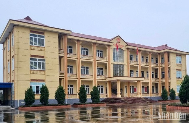 Trụ sở Đảng ủy-Hội đồng nhân dân-Ủy ban nhân dân xã Nghĩa Bình, huyện Nghĩa Hưng (Nam Định).