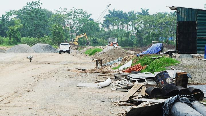 Nhiều dự án chậm tiến độ do vướng mắc về giải phóng mặt bằng. Ảnh: BẮC SƠN