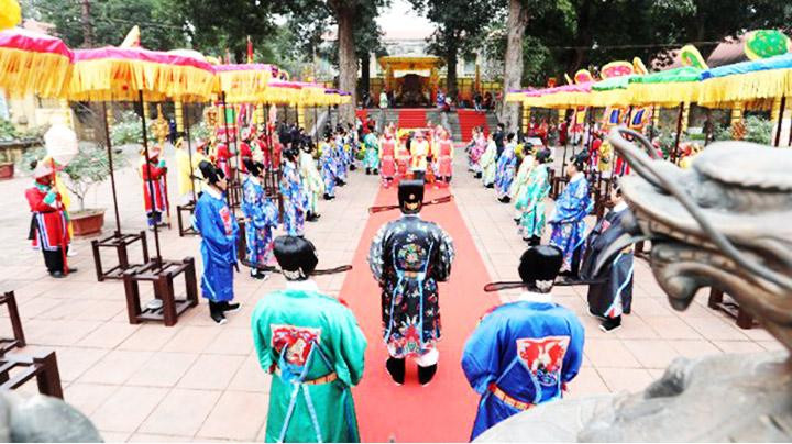 Tái hiện lễ hội hoàng cung.