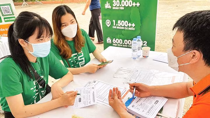 Nhiều ngành nghề thiết yếu đang khó tuyển nhân lực. Ảnh: THANH NHUNG