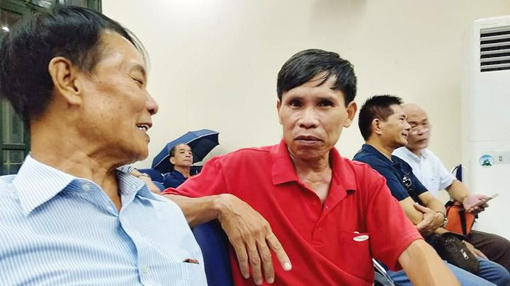 Chủ nhiệm Đào Hà (thứ hai, trái sang) trong một cuộc tọa đàm tại Hội Liên hiệp văn học nghệ thuật Hà Nội.