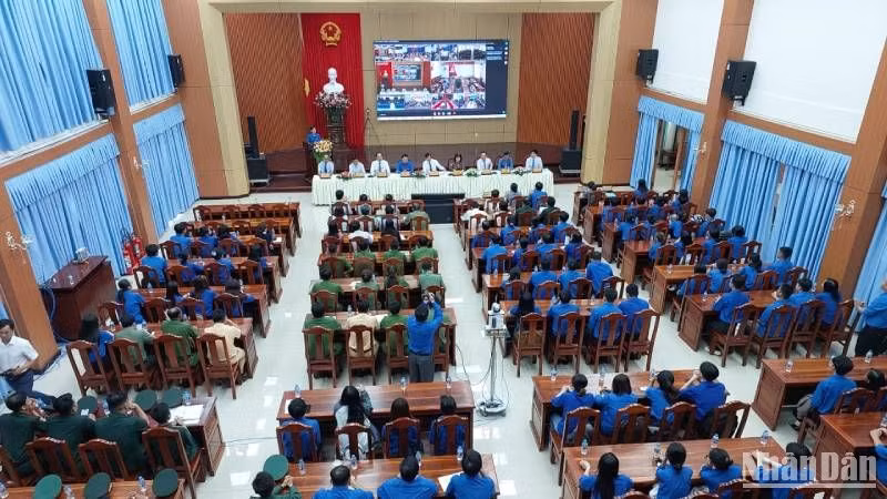 Quang cảnh buổi đối thoại.