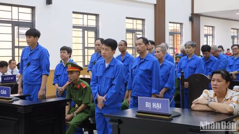 Các bị cáo tại tòa.