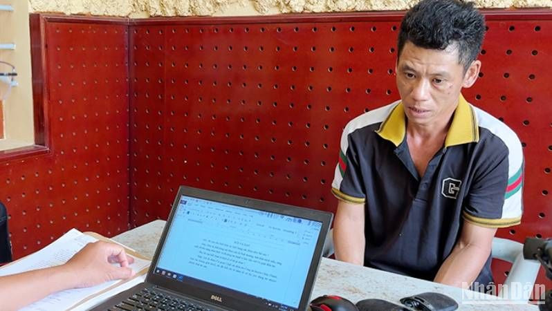 Huỳnh Thế Vương khai nhận hành vi cướp giật tài sản.