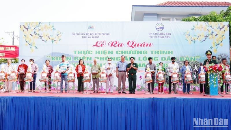 Quang cảnh Lễ ra quân "Xuân biên giới - Ấm lòng dân bản".