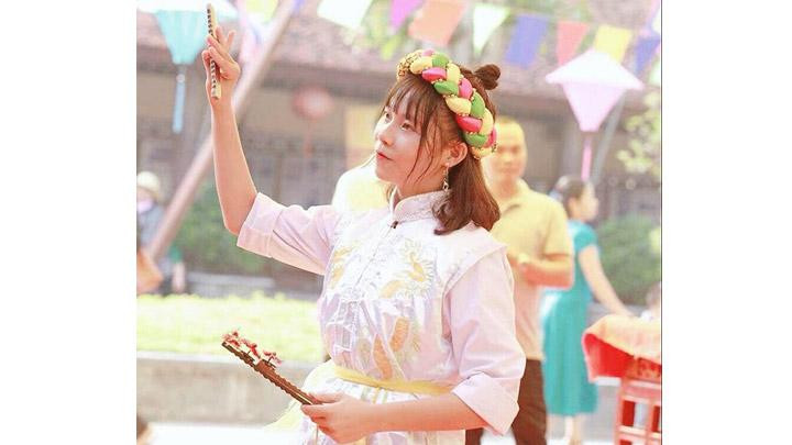 Một điệu múa sênh tiền - mõ lộn.