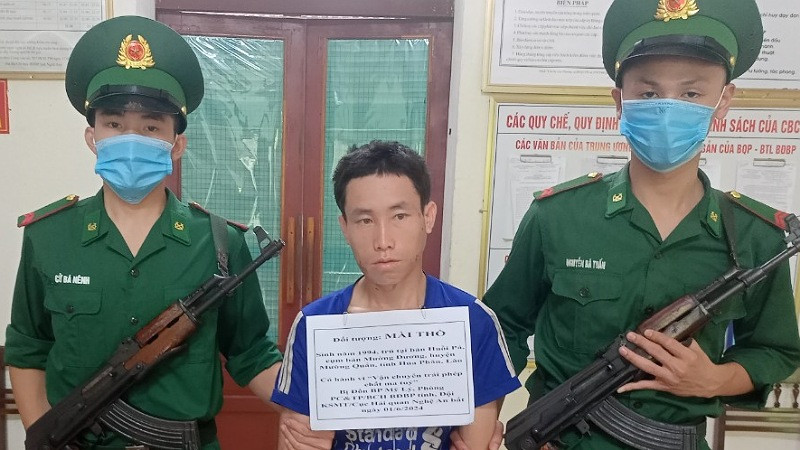 Đối tượng Vả Xênh Thò bị bắt giữ.