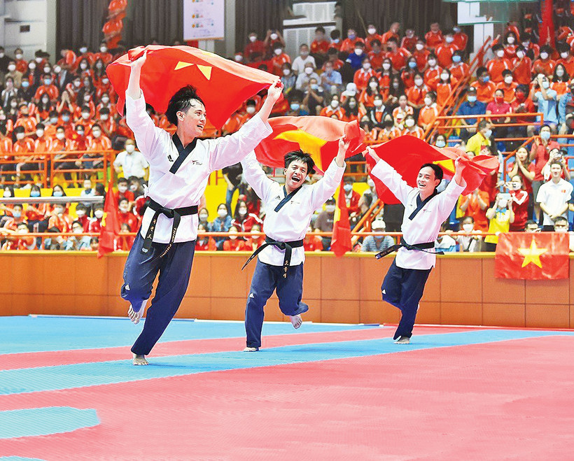 Vinh quang Việt Nam, khoảnh khắc mừng chiến thắng của thể thao nước nhà. Ảnh: MỸ HÀ