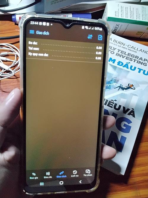 Tài khoản của một người "đầu tư" tiền ảo trên app MT5 bị "cháy" sạch.