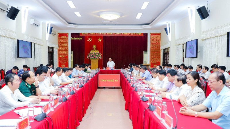 Ban Chấp hành Đảng bộ tỉnh Nghệ An tổ chức hội nghị để cho ý kiến và thông qua đề án sắp xếp, tổ chức lại đơn vị hành chính cấp xã trên địa bàn tỉnh vào ngày 21/4. (Ảnh: PHẠM BẰNG)