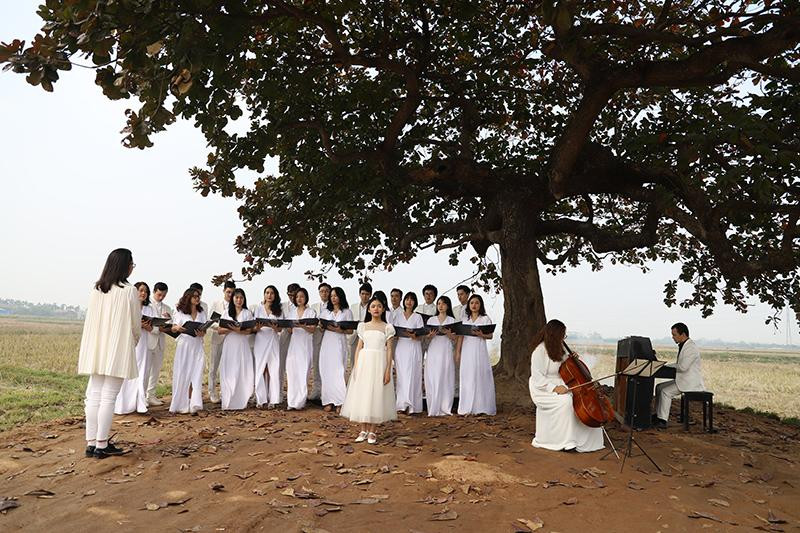 Hợp xướng Gió Xanh tham gia phim tài liệu về ban nhạc Rock Bức Tường, sẽ ra mắt trong năm nay trên truyền hình K+. Ảnh: NVCC