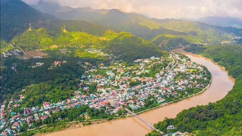 Diện tích của huyện Tương Dương rộng hơn 3 tỉnh Hưng Yên (930,20km2), Hà Nam (860,90km2) và Bắc Ninh (822,70km2) cộng lại. (Ảnh: LƯƠNG KIÊN)