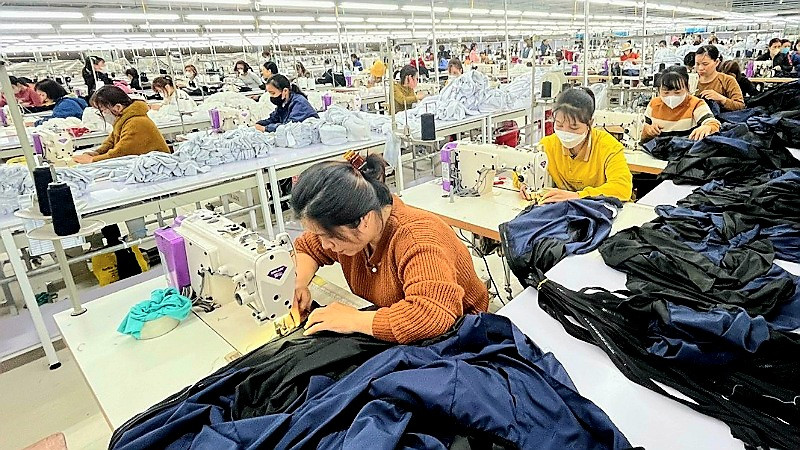 Nhà máy trở lại hoạt động bình thường khi công ty và công nhân thống nhất được phương án giải quyết.