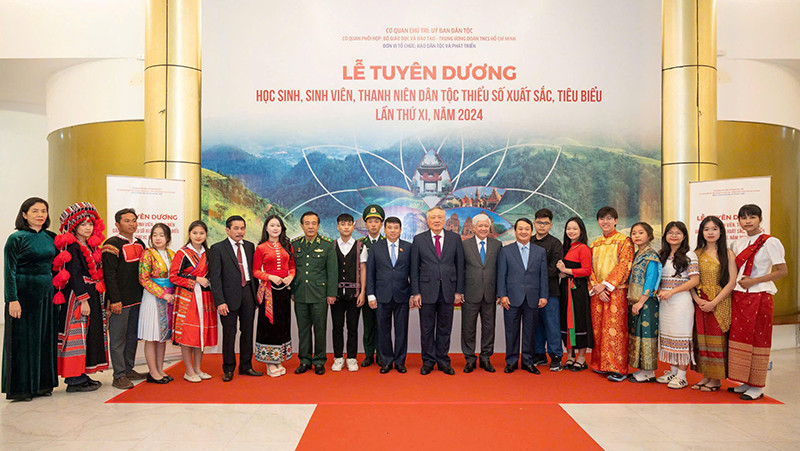 Lãnh đạo Đảng, Nhà nước dự lễ vinh danh học sinh, sinh viên, thanh niên dân tộc thiểu số tiêu biểu, xuất sắc năm 2024.