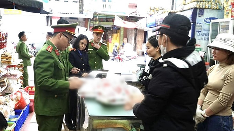 Số mỳ chính giả bị cơ quan Công an thu giữ. 