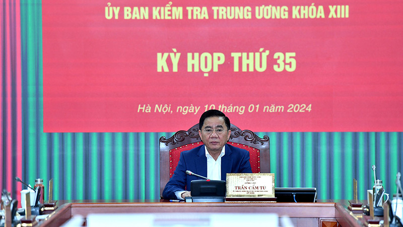 Đồng chí Trần Cẩm Tú, Ủy viên Bộ Chính trị, Bí thư Trung ương Đảng, Chủ nhiệm Ủy ban Kiểm tra Trung ương chủ trì Kỳ họp thứ 35 của Ủy ban Kiểm tra Trung ương. Ảnh: ĐĂNG KHOA