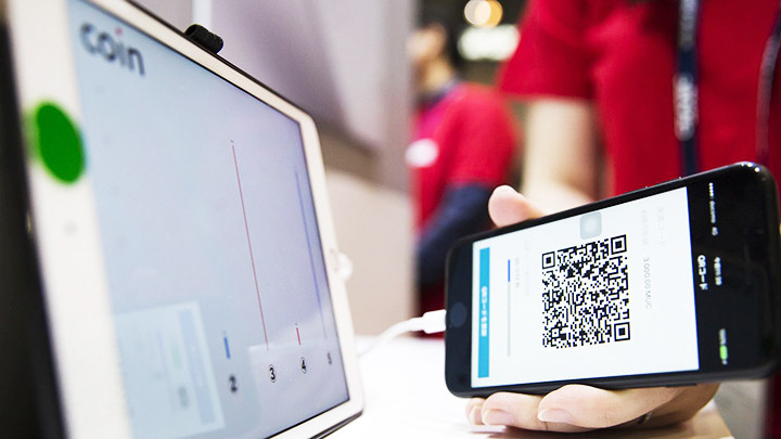 EU và Mỹ đang có những chế tài quản lý và giám sát việc sử dụng tiền điện tử. Ảnh: INVESTOPEDIA