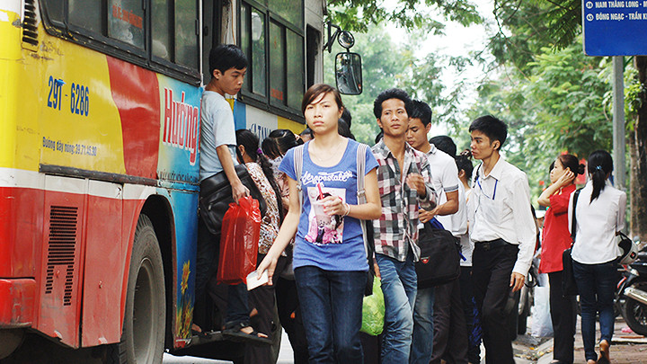 Ứng xử văn hóa trên xe bus