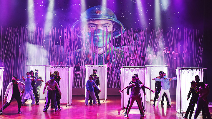 Tái hiện cuộc chiến chống dịch Covid-19.