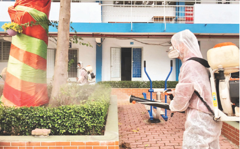 Sát khuẩn tại trường học trên địa bàn Thành phố Hồ Chí Minh thời điểm dịch Covid-19 bùng phát.