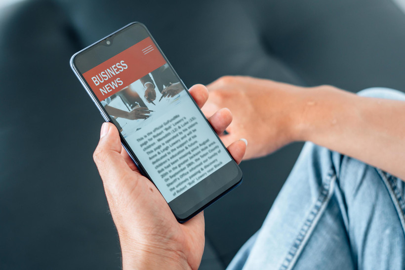 Báo chí Anh đang cạnh tranh rất khó khăn trong thời đại số. Ảnh: BBC