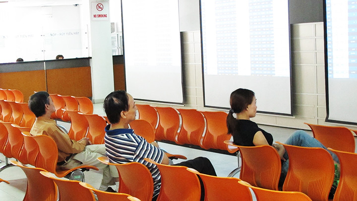 Đóng cửa ngày 30/5, chỉ số VN Index tăng 3,07 điểm lên mức mới 1.078,05 điểm. Ảnh: BẮC SƠN