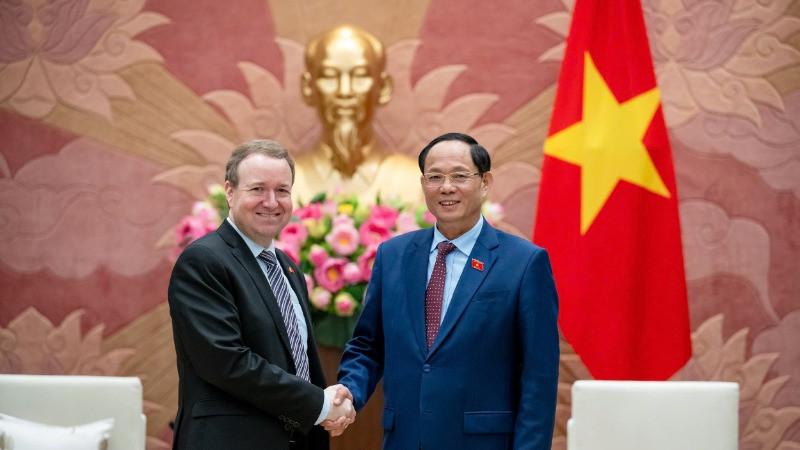 Phó Chủ tịch Quốc hội Trần Quang Phương tiếp Đoàn Ủy ban Chính sách Đối ngoại của Quốc hội Đan Mạch. 