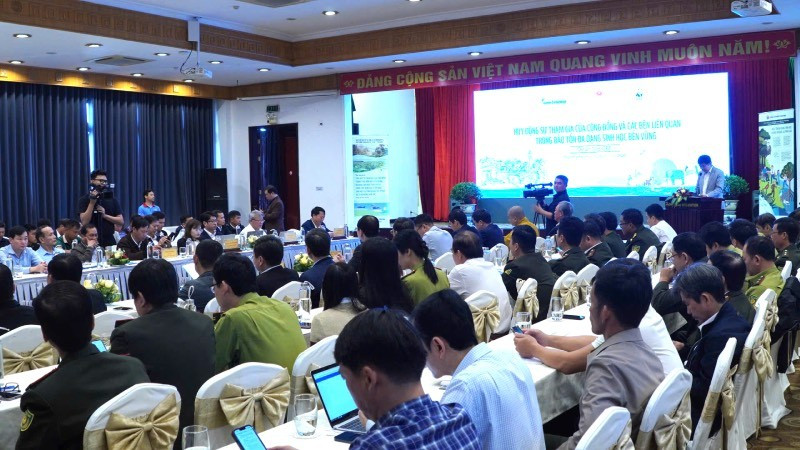 Khoảng 120 đại biểu tham gia Diễn đàn.