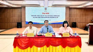 Cục Phổ biến, giáo dục pháp luật và Trợ giúp pháp lý và Sở Tư pháp Hà Tĩnh chủ trì tọa đàm.