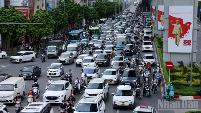 Cửa ngõ Hà Nội, lượng phương tiện về cuối giờ chiều 29/8 tăng cao. ndo_br_gen-h-z6958196320355-72c90bfa159fd7411343db48bdd79a21-4215.jpg