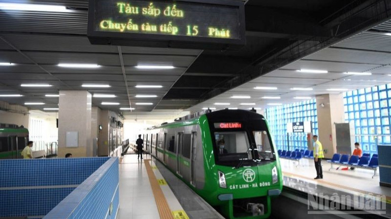 Hà Nội Metro khuyến cáo hành khách nên ưu tiên sử dụng nhà vệ sinh bên trong nhà ga trước khi ra khỏi cổng soát vé. ndo_br_gen-h-z6957377205662-e3f1472256aee991fadbefaa3ac9ea31-9970.jpg