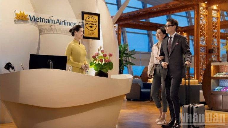 ndo_br_2-1-phong-khach-bong-sen-cua-vietnam-airlines-mang-lai-trai-nghiem-tron-ven-chuan-5-sao-cho-hanh-khach-3563.jpg