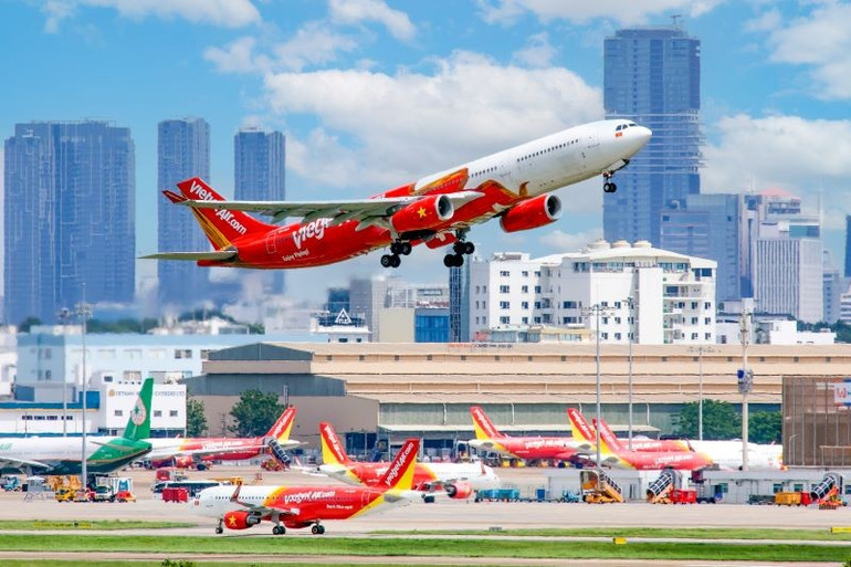 tau-bay-vietjet.jpg